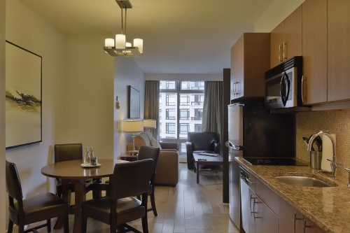 The Parkside Hotel keuken en woonkamer